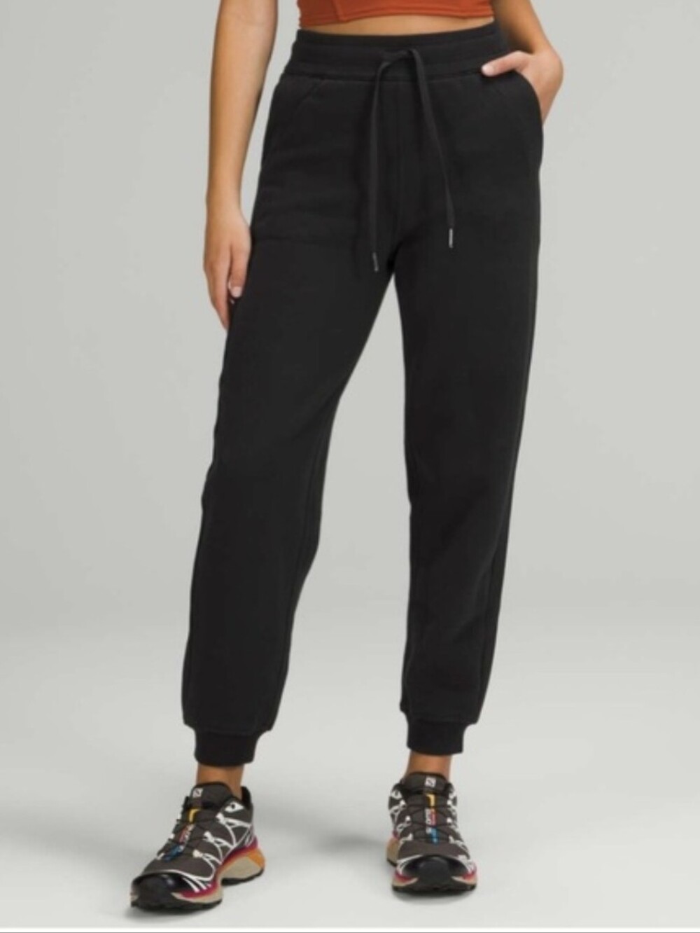 Lululemon Scuba Joggers in Black Mid-Rise Drawstring Cuff Size Large
